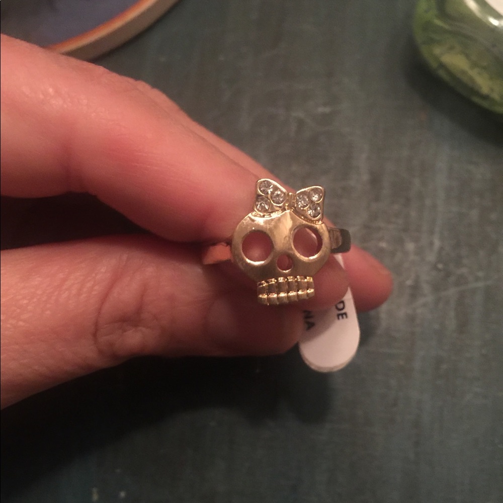 Torrid size 8 gold crystal ring New NWT skull - Picture 2 of 5